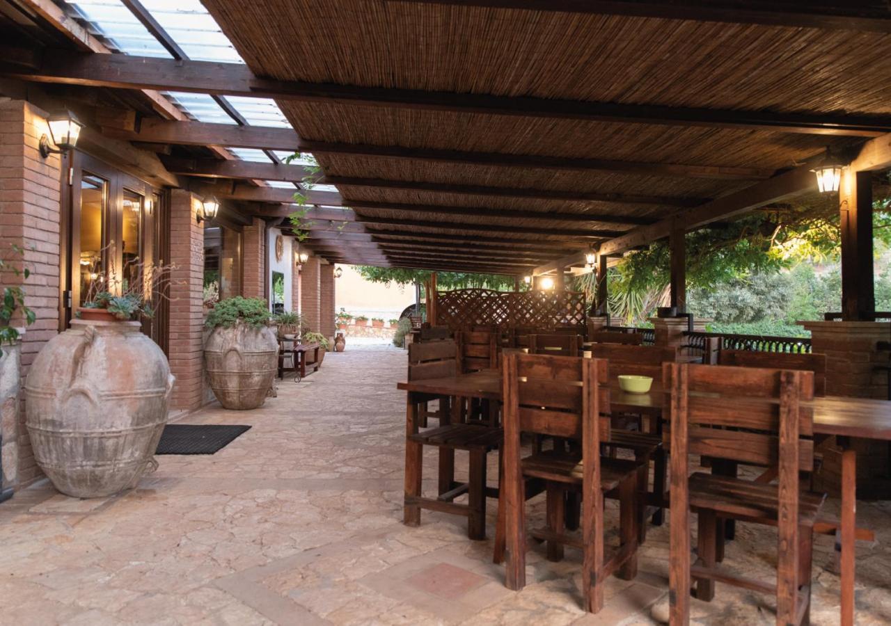 Il Sorgituro - Agriturismo Postiglione Екстер'єр фото